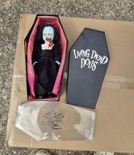 Living dead dolls - dead,